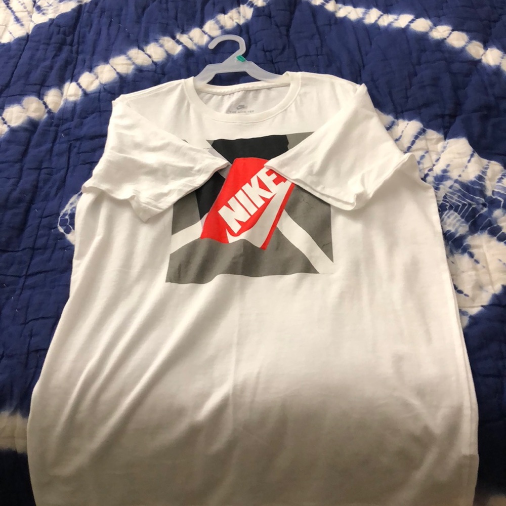 Nike tee